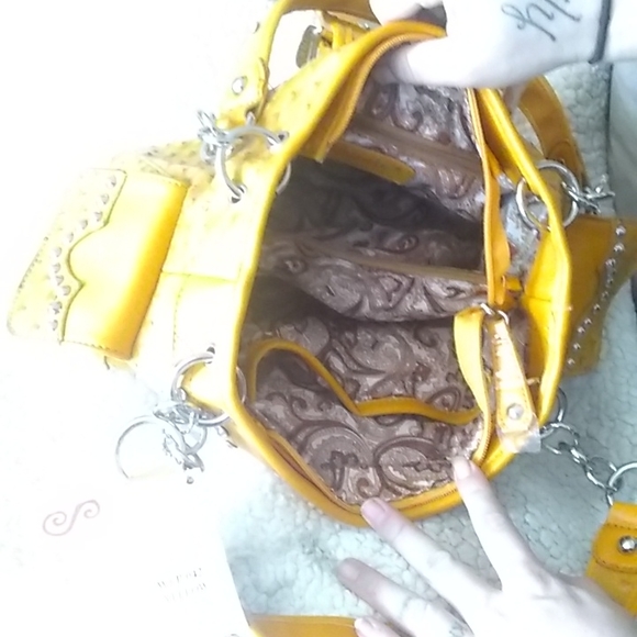 Purse - Picture 2 of 2